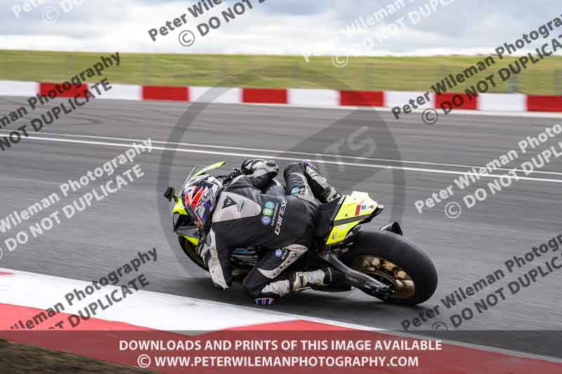 cadwell no limits trackday;cadwell park;cadwell park photographs;cadwell trackday photographs;enduro digital images;event digital images;eventdigitalimages;navarra;no limits trackdays;peter wileman photography;racing digital images;trackday digital images;trackday photos